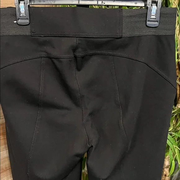 Simply Vera Wang black leggings/skinny pants. Like new. Large - Picture 4 of 6